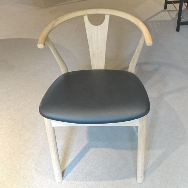 Model 600 Høffer stol – med lædersæde – spar 25 %